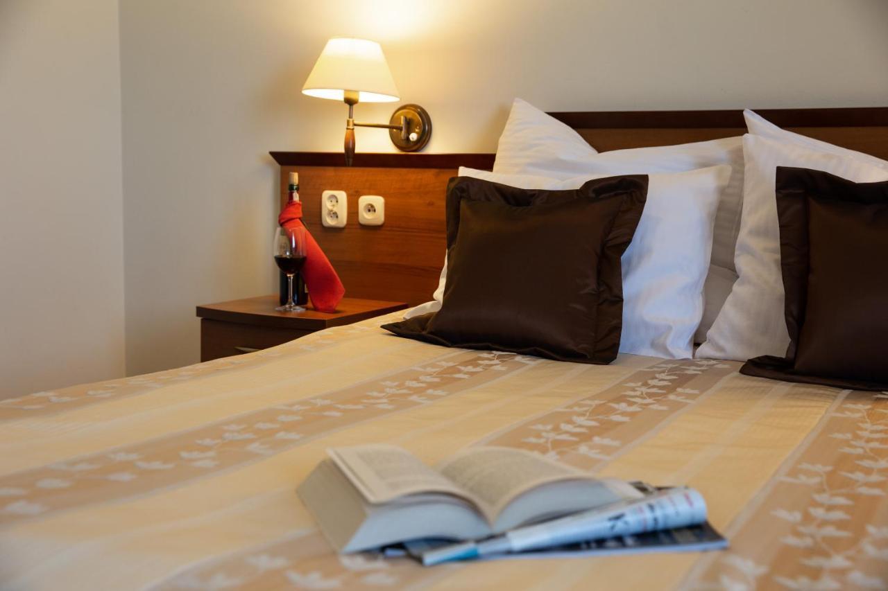 Hotel Panorama Ostrowiec Świętokrzyski Esterno foto