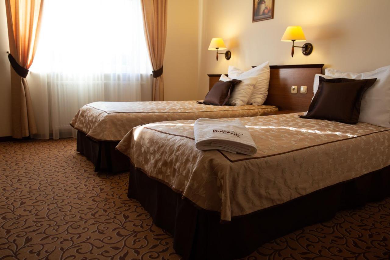 Hotel Panorama Ostrowiec Świętokrzyski Esterno foto