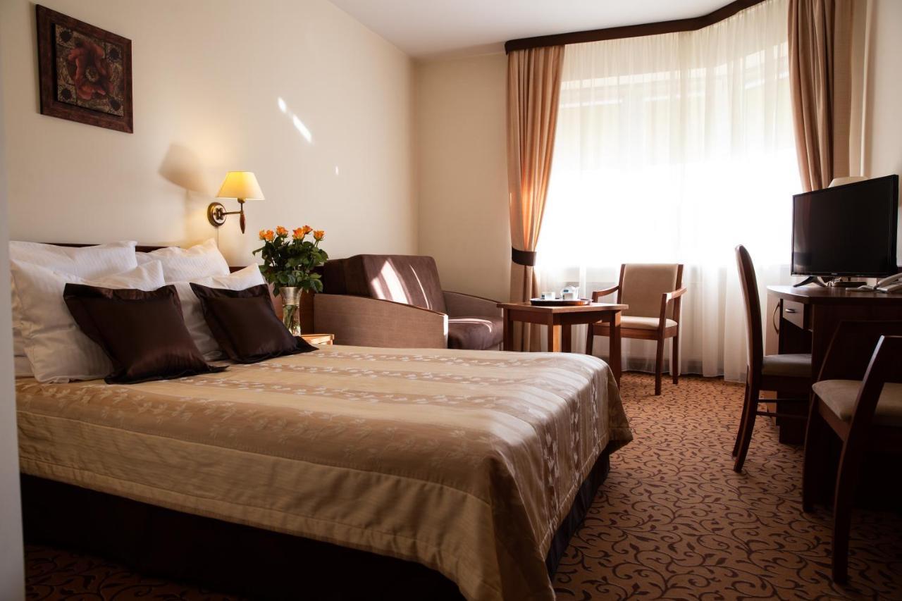 Hotel Panorama Ostrowiec Świętokrzyski Esterno foto